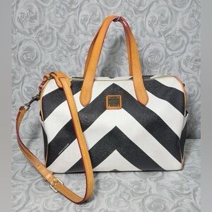 🖤🤍Dooney & Bourke Chevron Colorblock Satchel 🤍🖤